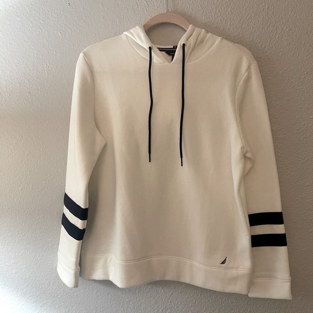 Náutica white w/ dark blue strips w/hood